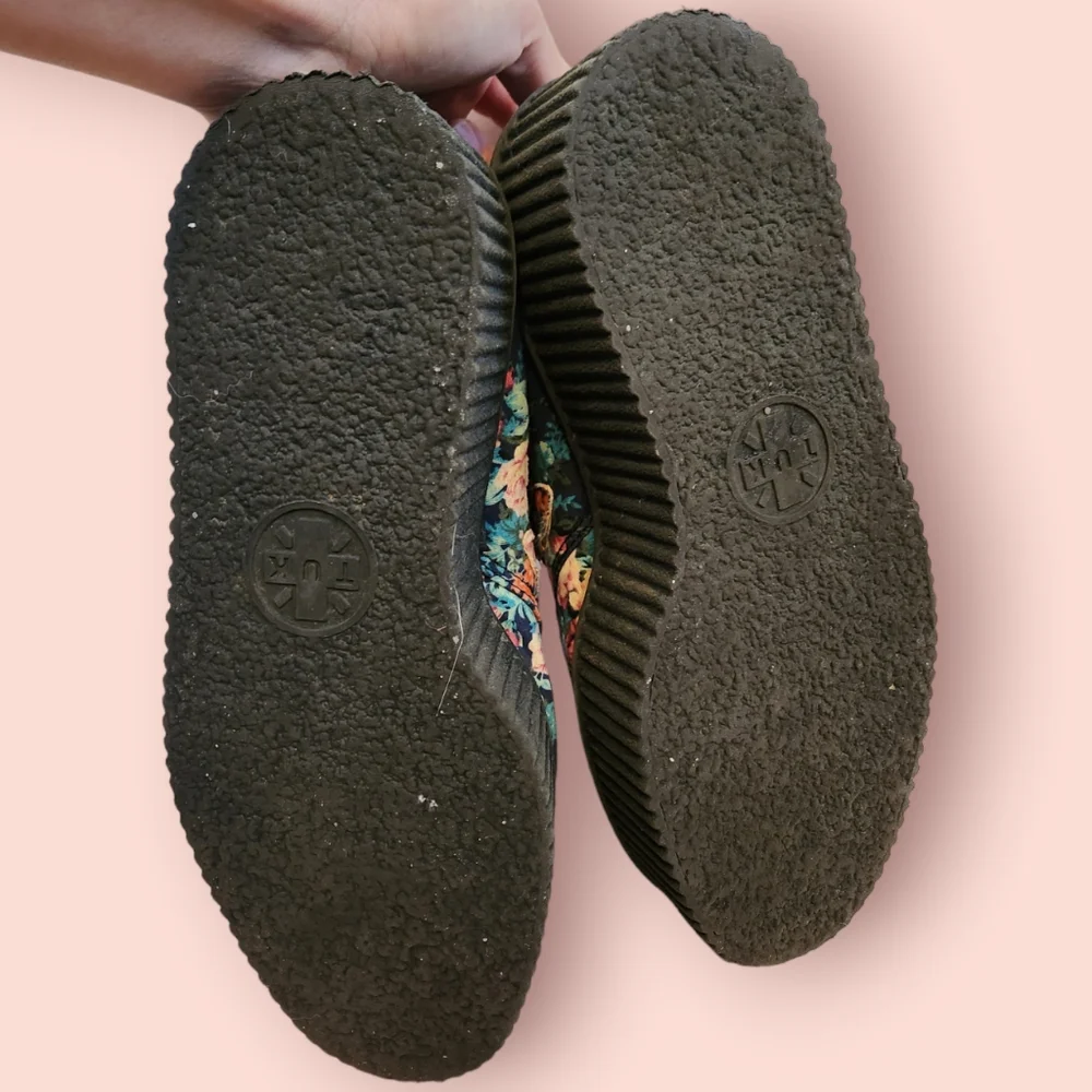 TUK Floral Platform Women's Shoes - Black and Pink - Picture 3 of 4